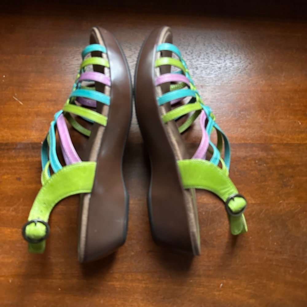 Gorgeous, barely-worn Dansko comfort sandals in green, pink & blue leather - Picture 3 of 4